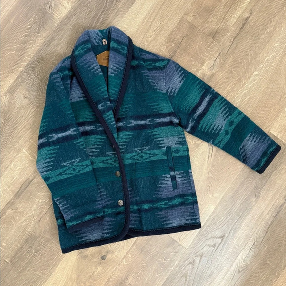 Vintage Woolrich Blue and Green Patterned Women's Jacket - Picture 4 of 10